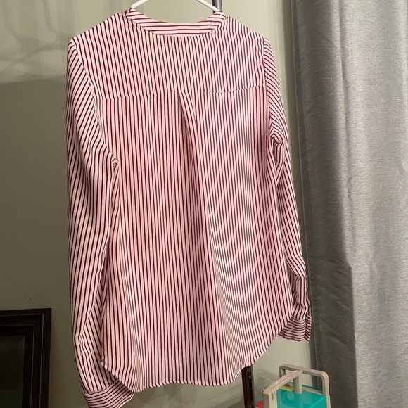 Express small polyester blouse - Picture 4 of 4